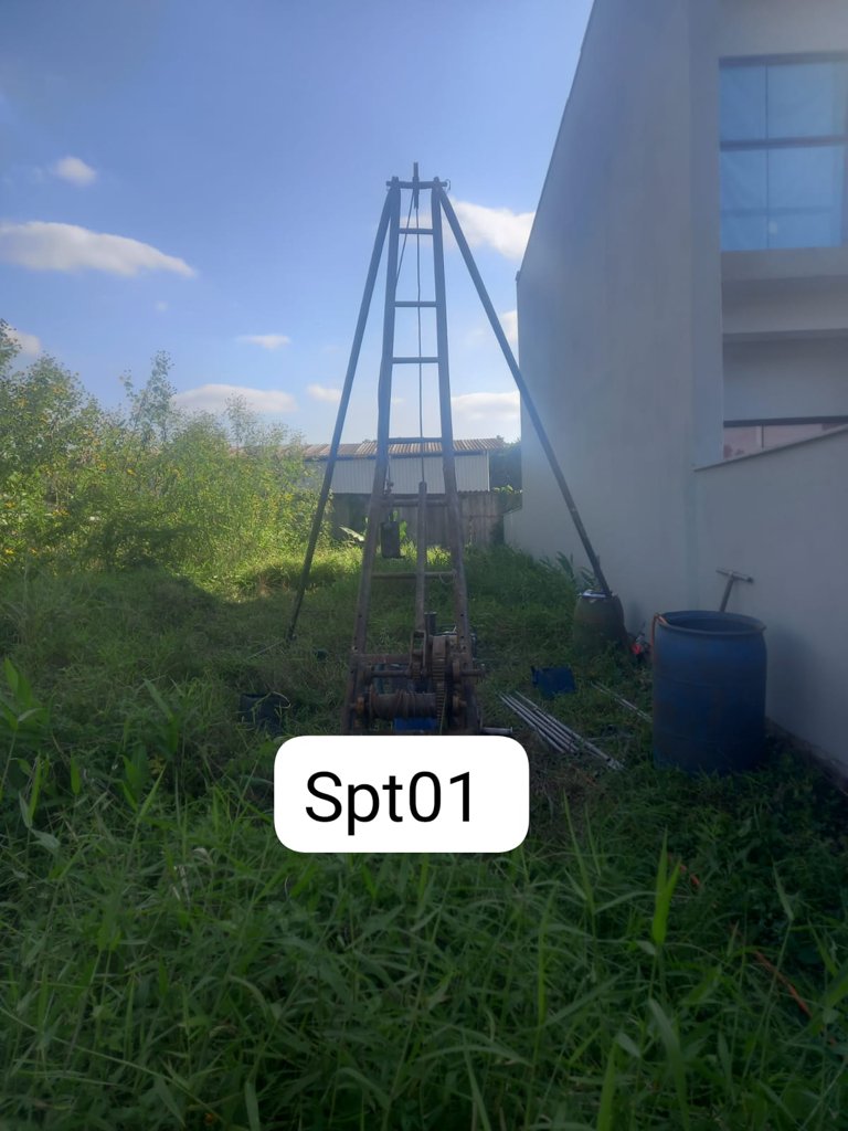 Sondagem SPT em Joinville — mai/2026: ponto de sondagem junto a edificação